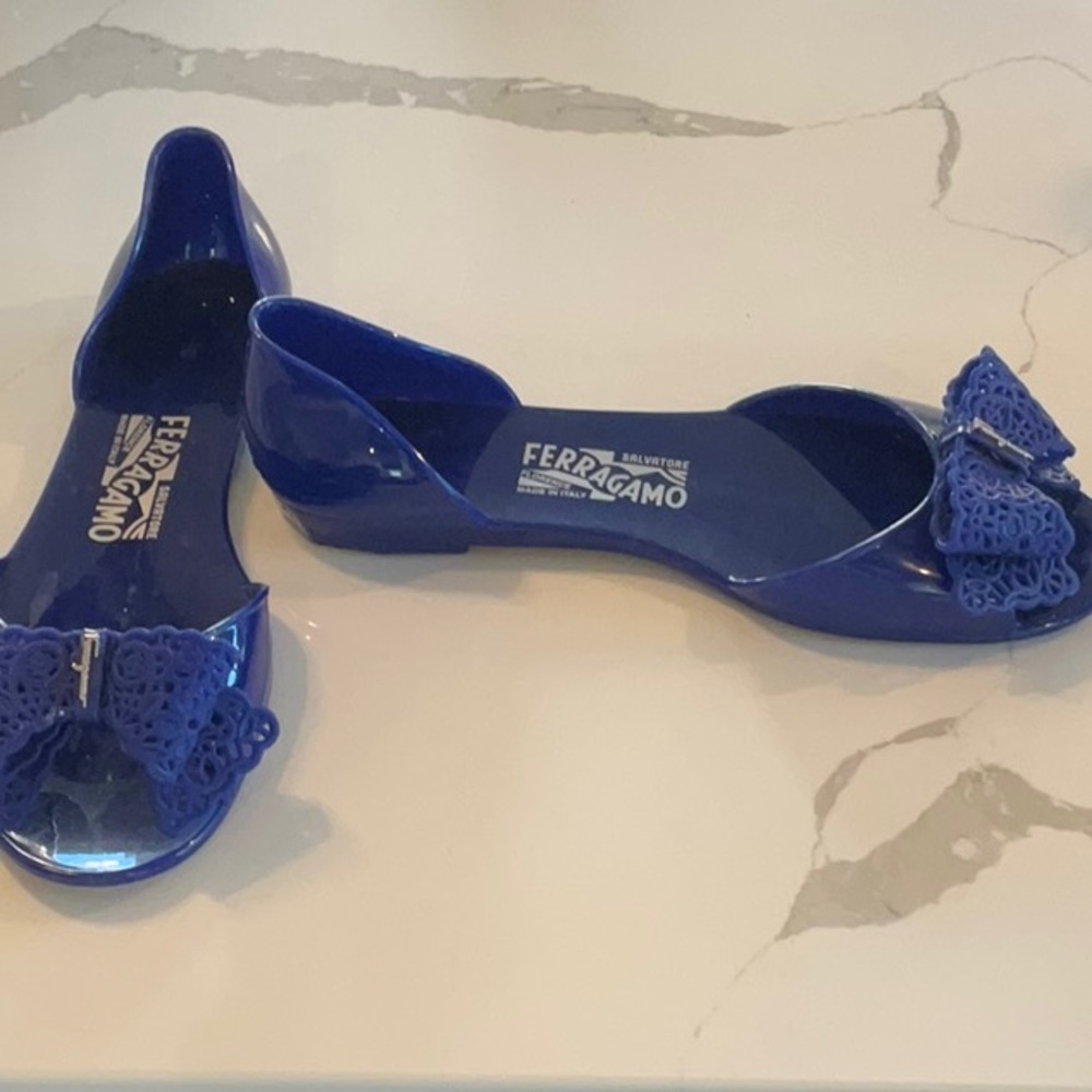 Ferragamo blue jelly sandals with bow (size 9) - Picture 3 of 5